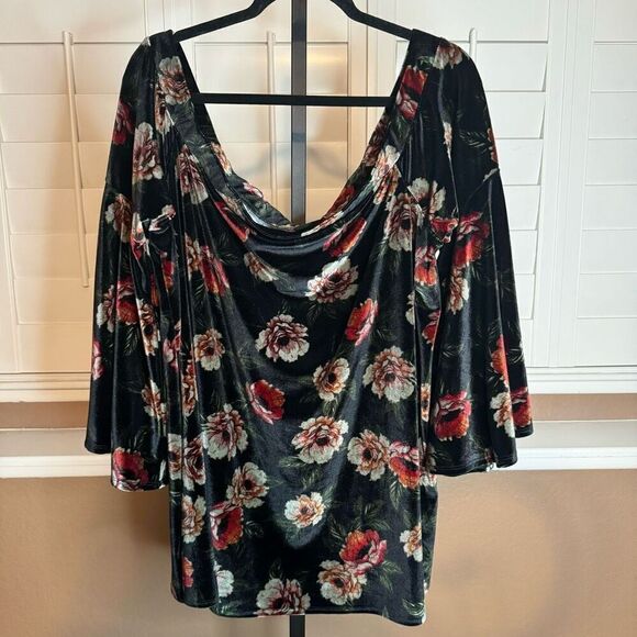 Torrid 3X Crushed Velvet Bell Sleeve Blouse Black Floral Witchy Dark Fairycore - Picture 1 of 5
